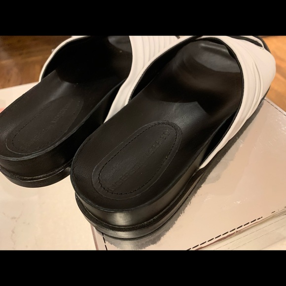 Sigerson Morrison Amanda Slides - Picture 3 of 5